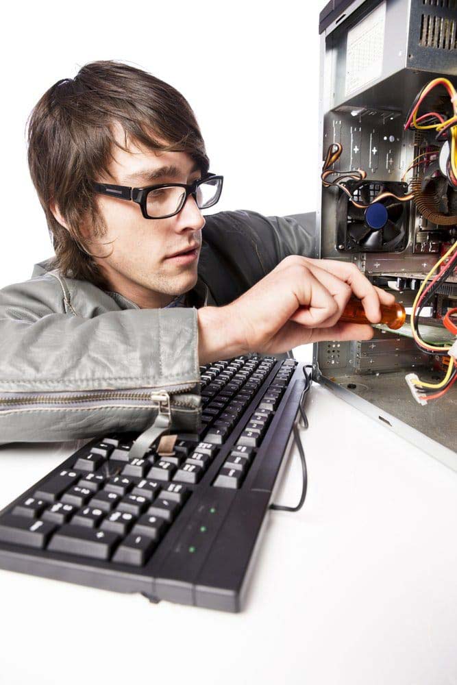 Мастер по ремонту компьютеров в Комарово