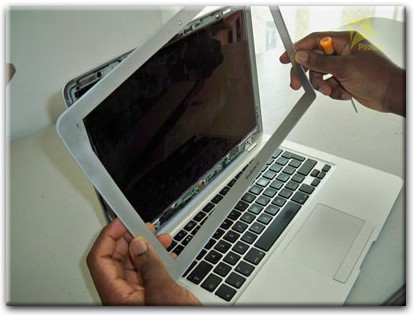 Замена экрана Apple MacBook в Зеленогорске